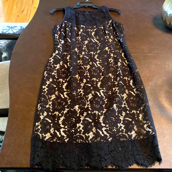 White House Black Market Size 8 Lace Sheath Dress - Picture 1 of 4